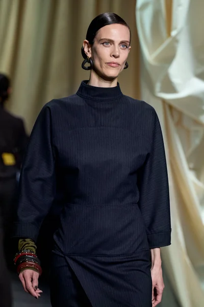 Look 8